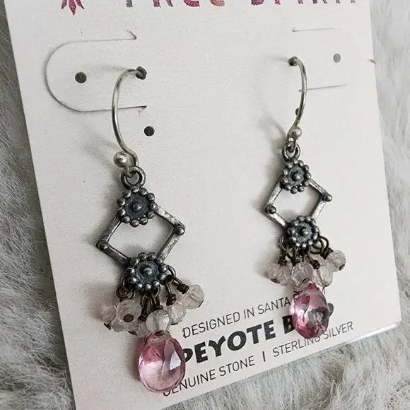 NEW Peyote Bird Free Spirit Pink and Silver Dangling Earrings with Bird Design - Picture 7 of 8